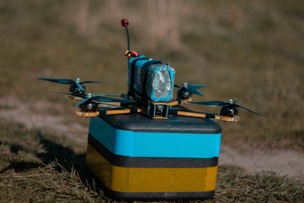 &quot;Один екіпаж за допомогою 30 дронів зупинив наступ&quot;. Як ветеран виготовляє БПЛА на фронт